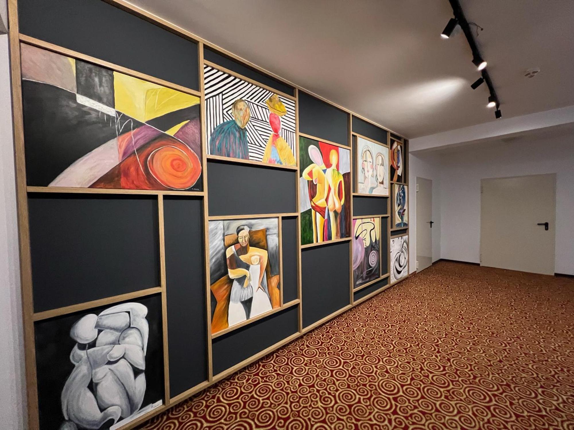 Centrum Konferencyjno-Apartamentowe Mrowka Warschau Buitenkant foto