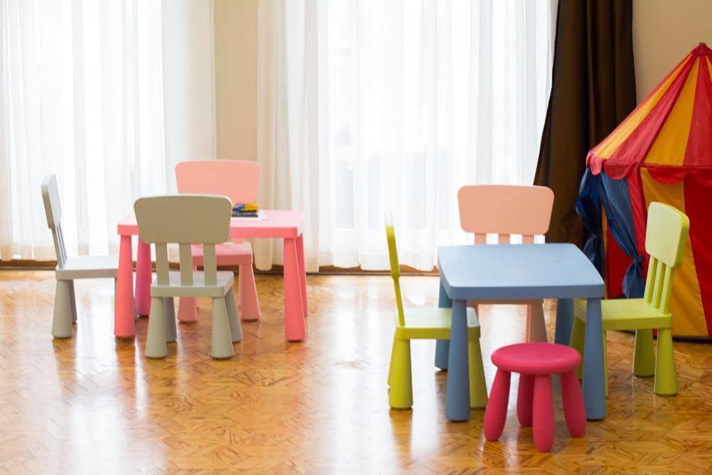 Centrum Konferencyjno-Apartamentowe Mrowka Warschau Buitenkant foto